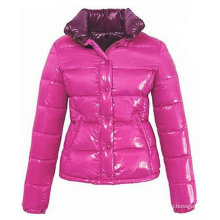 Die glänzende rosa PU Frauen Daunenjacke für Winter